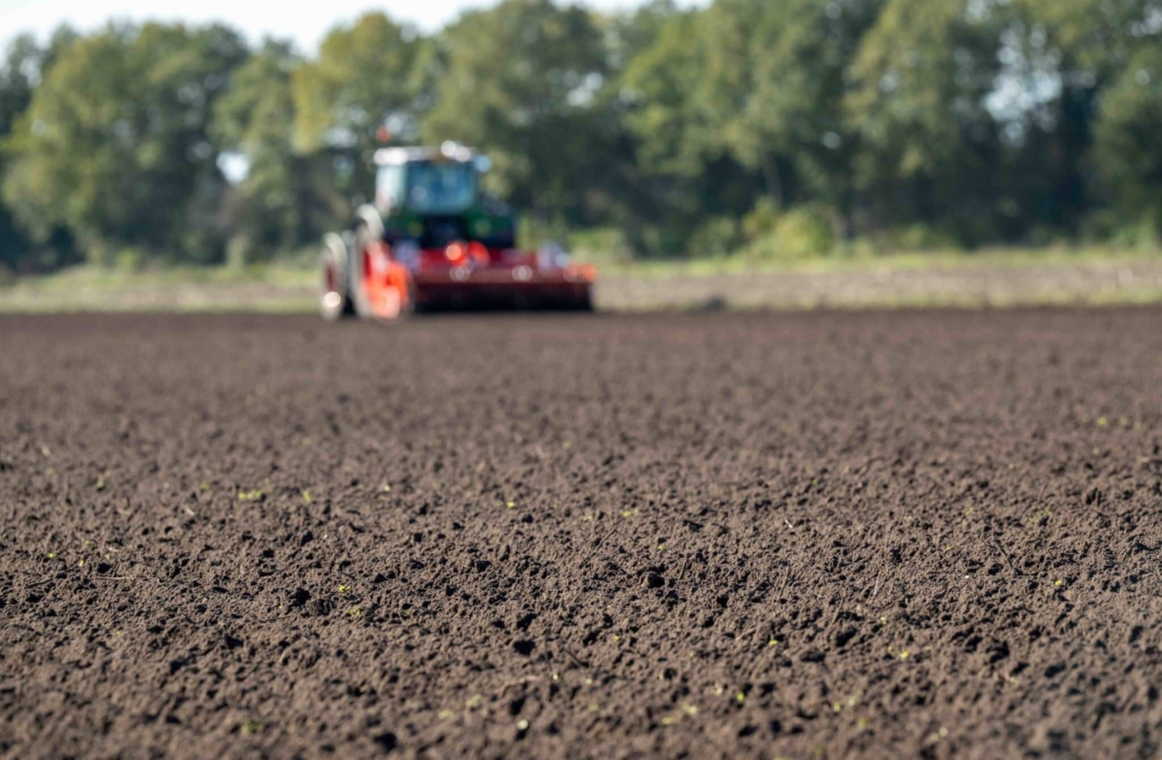 HR-9686-min-scaled_1070x700_acf_cropped